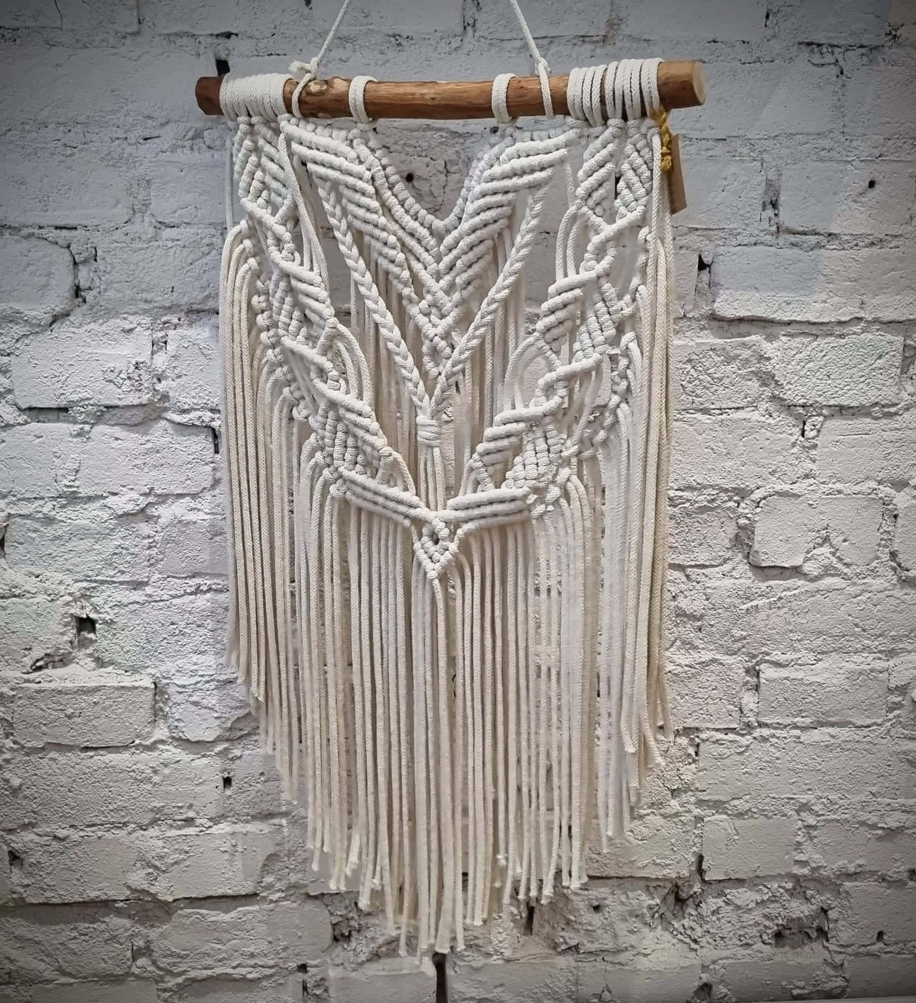 Plakat: Warsztaty Makramy – Naucz się sztuki wiązania sznurków i stwórz własną dekorację